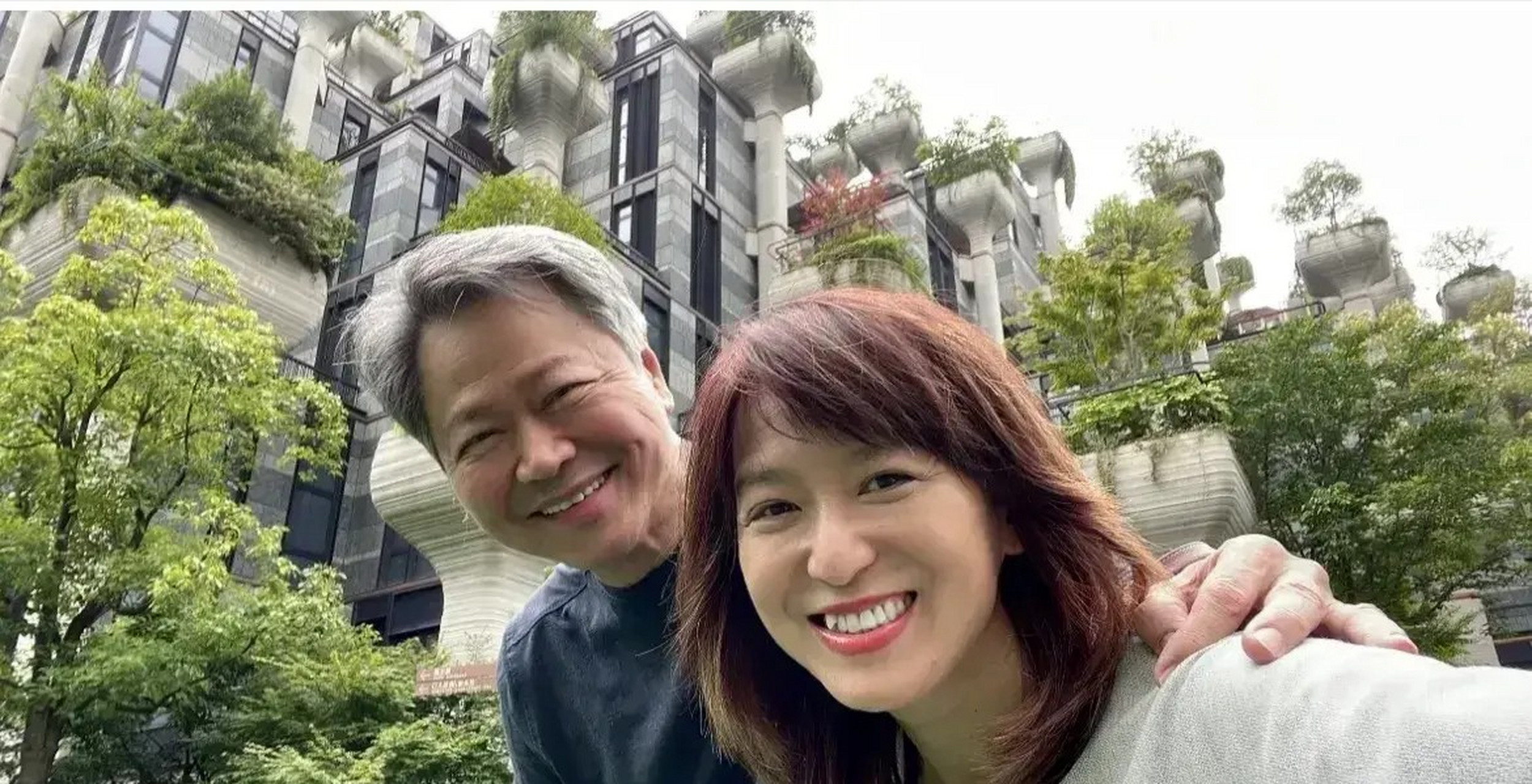 台湾中天主播周玉琴去上海游苏州河,才认识的这么一栋别出心裁的建筑
