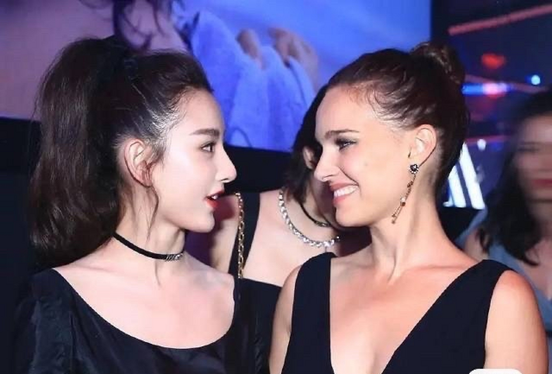 什么叫老天爷赏饭吃?看看容祖儿的侧脸就知道了