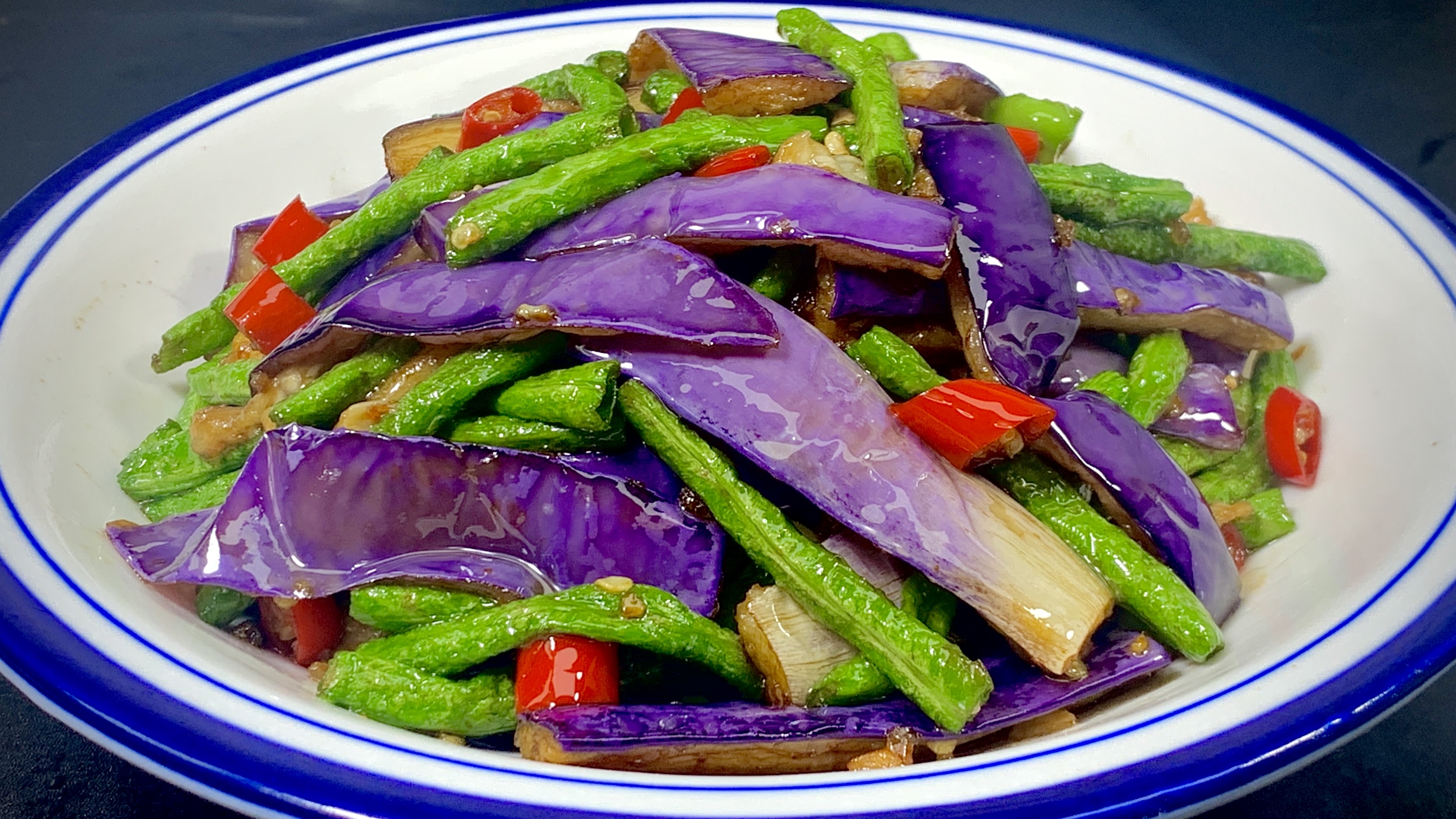为什么饭店,茄子炒豆角这么好吃呢?大厨分享正确做法,记得收藏