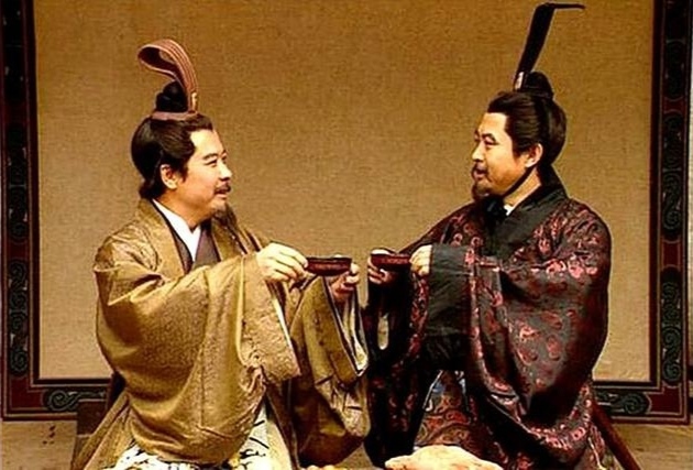 刘备也是个段子手,嘲笑张裕诸毛绕涿居,反被讥讽为潞涿君