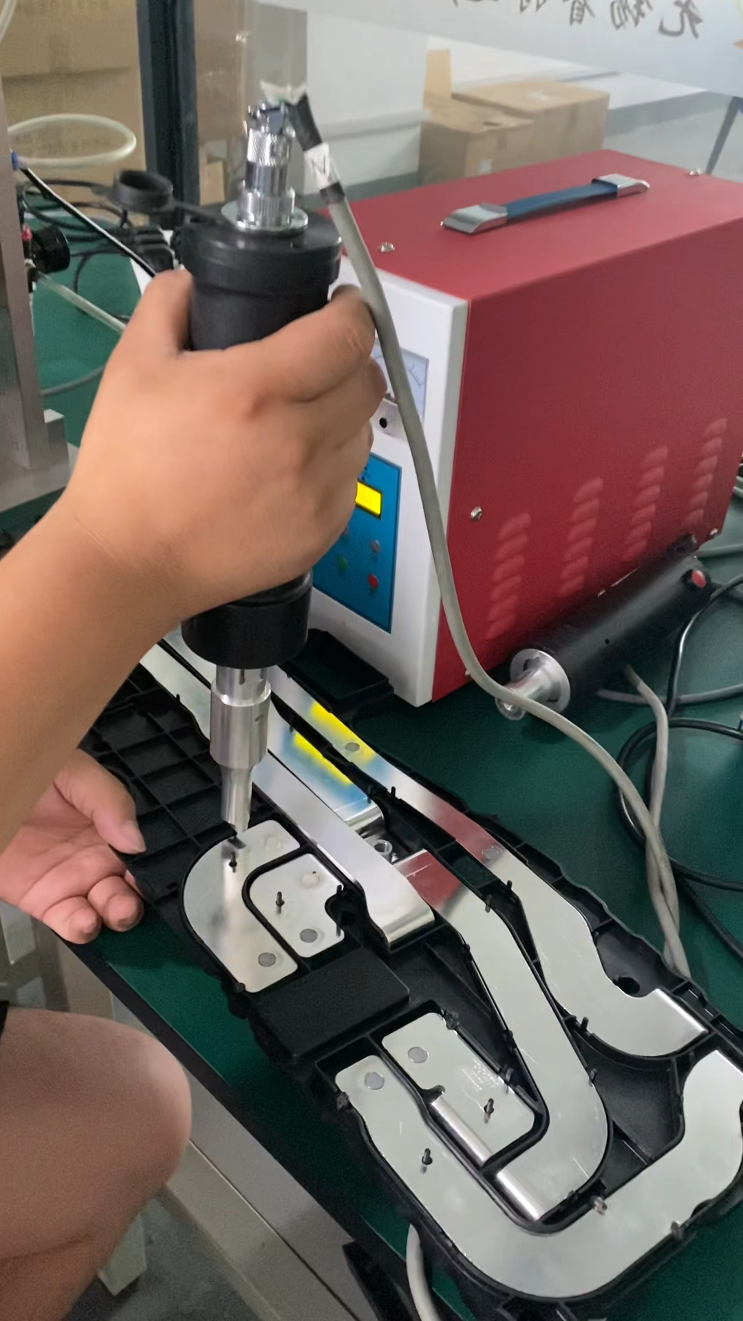 汽车门板塑料柱子超声波手持点焊工艺#超声波焊接 #塑料焊接机