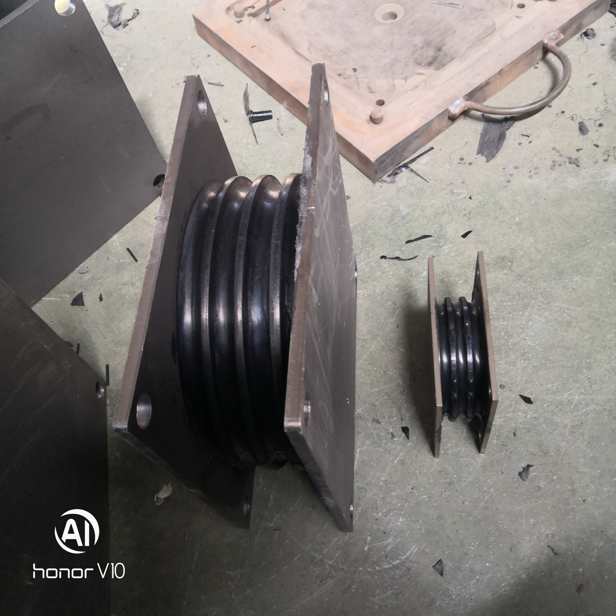 圆锥破碎机橡胶减震器