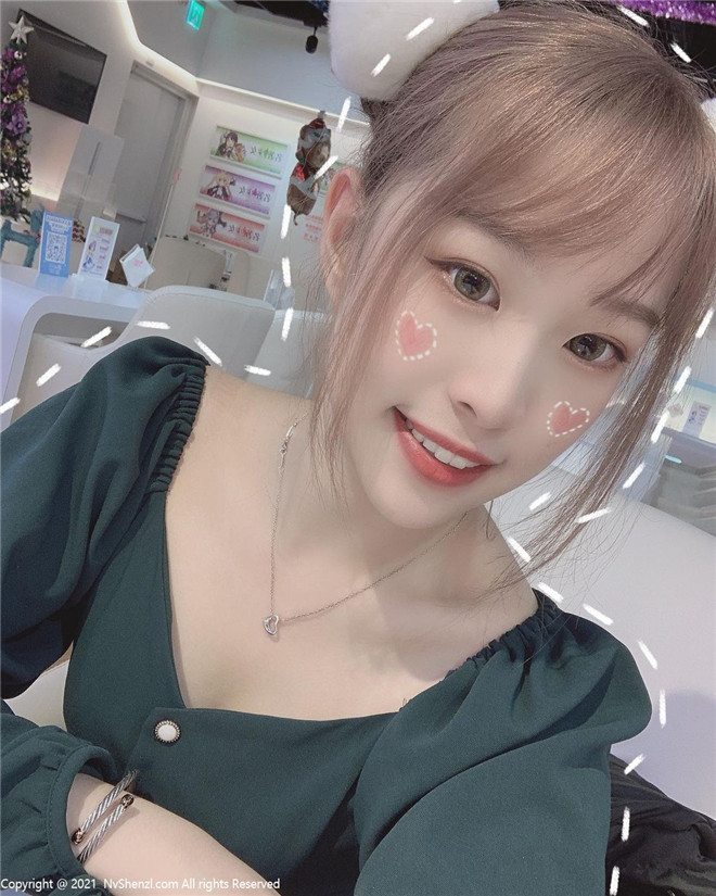 大周末福利来啦，正妹妲妲，一起摇抖不停呀 - 第1张