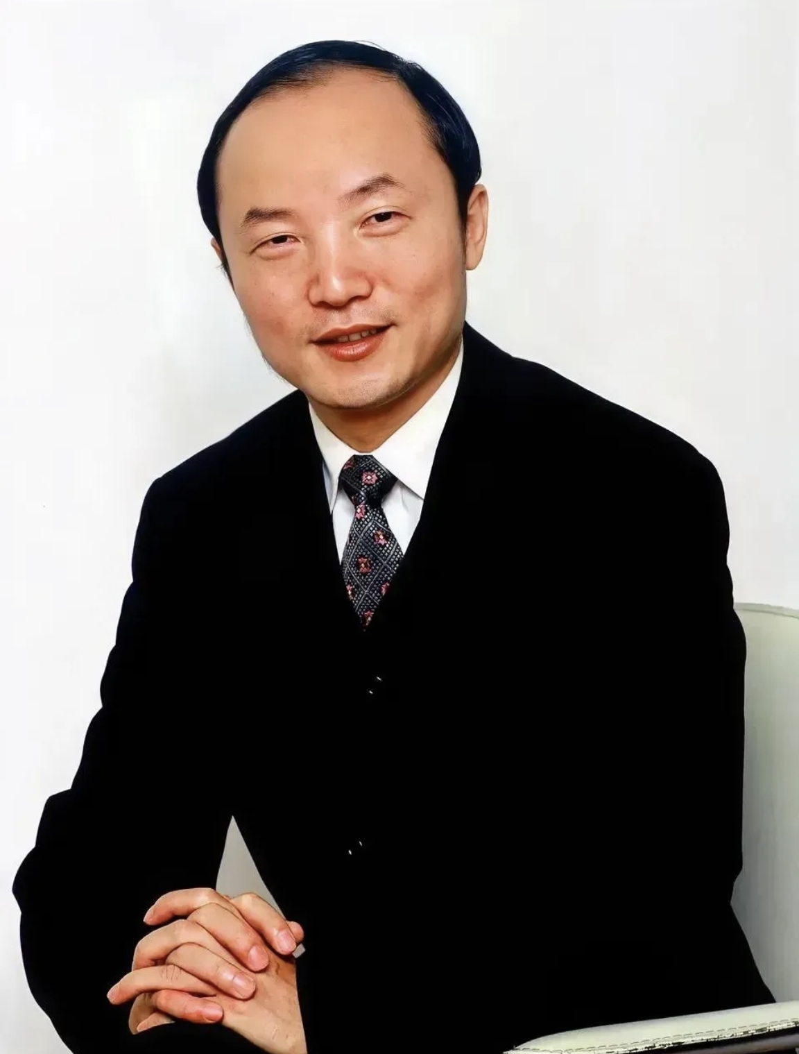 1胡敏————新航道国际教育集团董事长兼ceo 2罗永浩———企业
