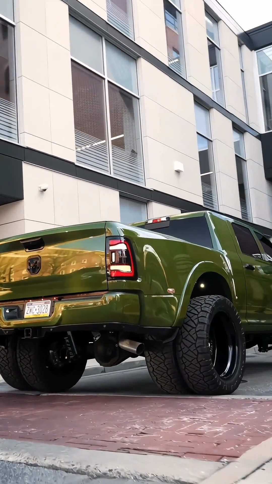 道奇ram3500皮卡,外观比霸王龙要霸气啊