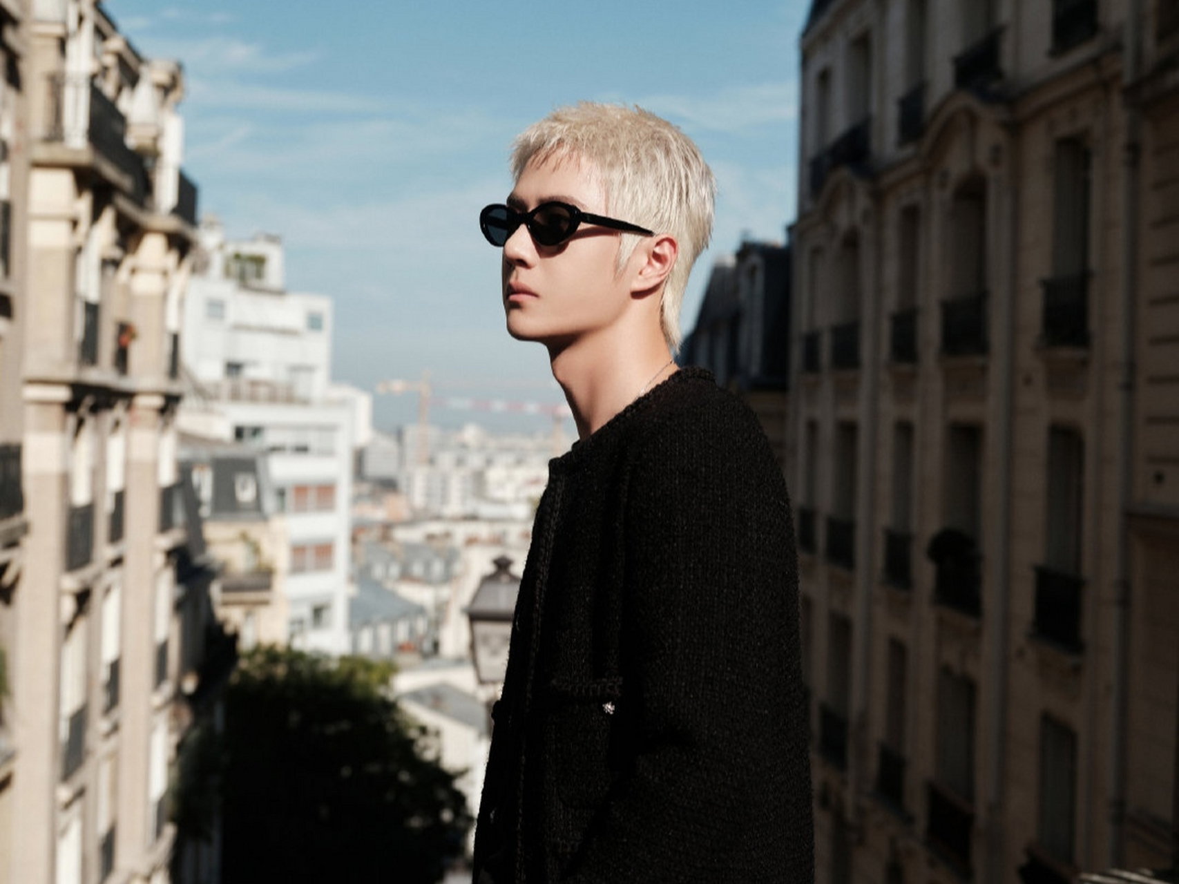 这样潮的王一博,许久未见,金发配冷白皮,果然帅到骨子里,这个男人的