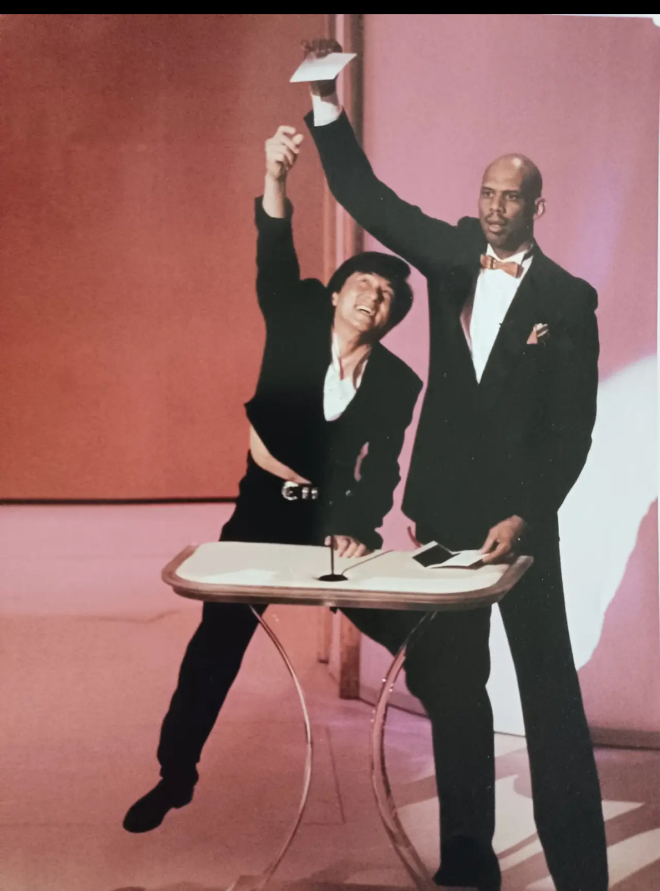 戏耍成龙的这位nba巨星是谁?