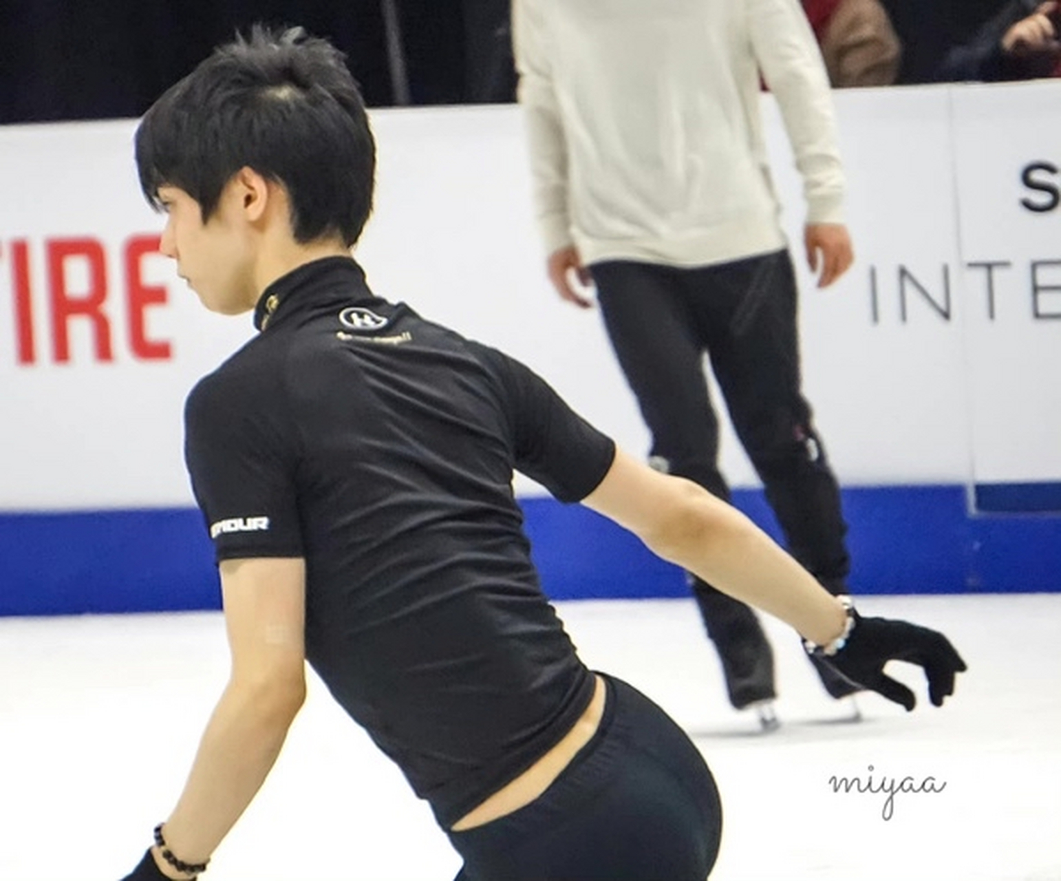 好可爱的身型,这腰真细啊[色]好美  #羽生结弦