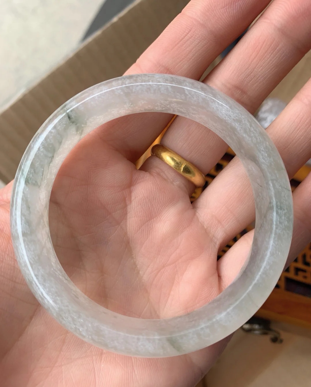 高品金丝绿翡翠手镯