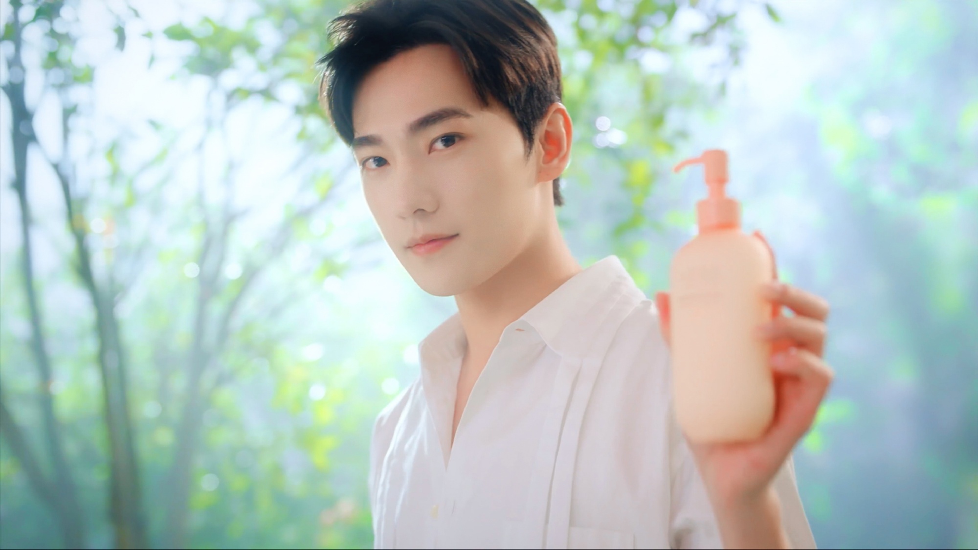 杨洋广告大片!代言半亩花田!