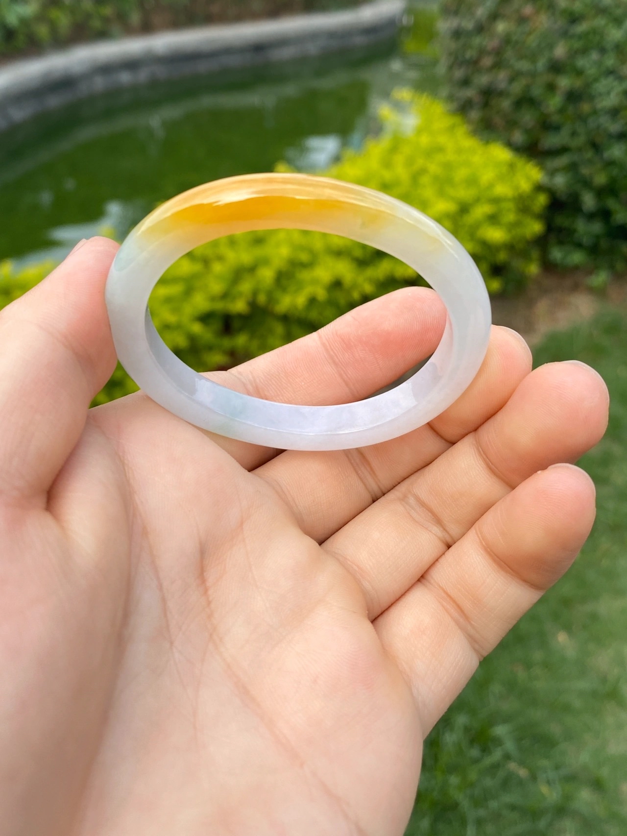 蜜糖黄翡翠手镯圈口52的