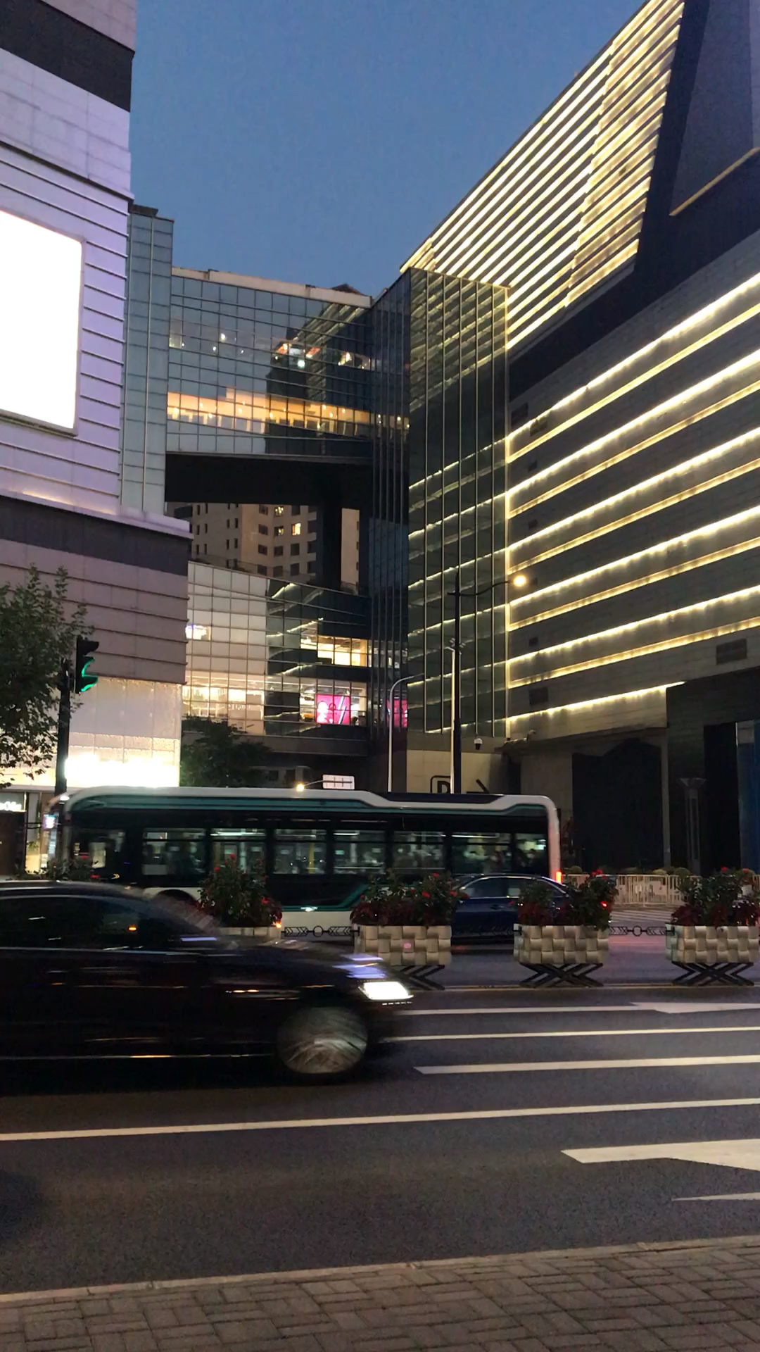 上海街景实拍(静安区大悦城,夜景)
