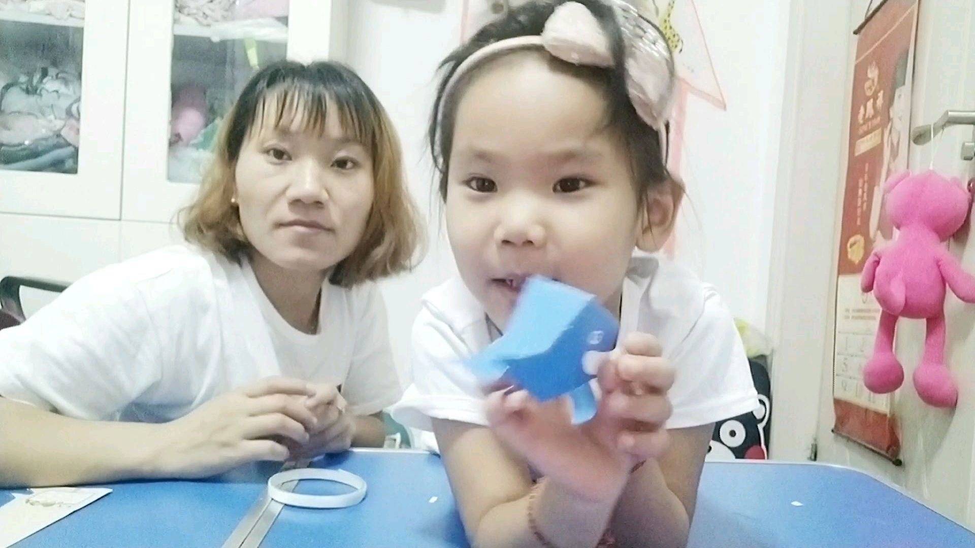 陪姑娘做一个鲸鱼手工