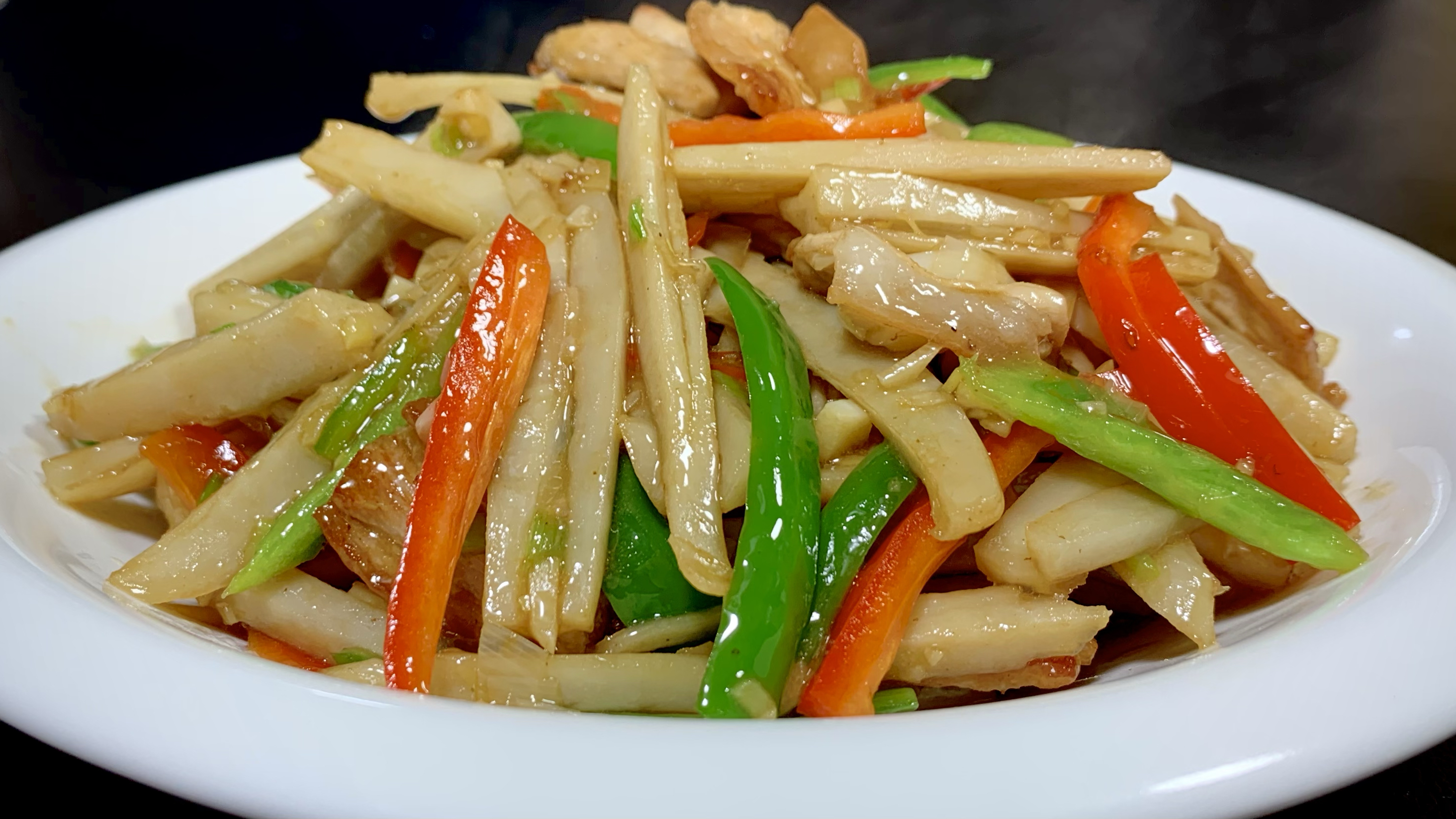 冬天要多吃莲藕,大厨教你清炒莲藕正确做法,清脆香甜,家人爱吃