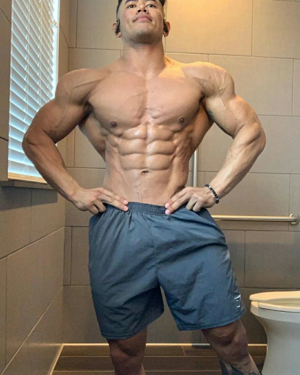 steven cao(斯蒂芬·高)1994年11月21日出生于美国新泽西州盖洛维.