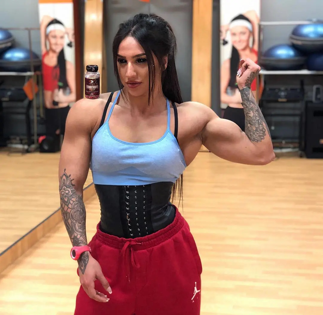 看着这些力量型美女,是不是满满的安全感