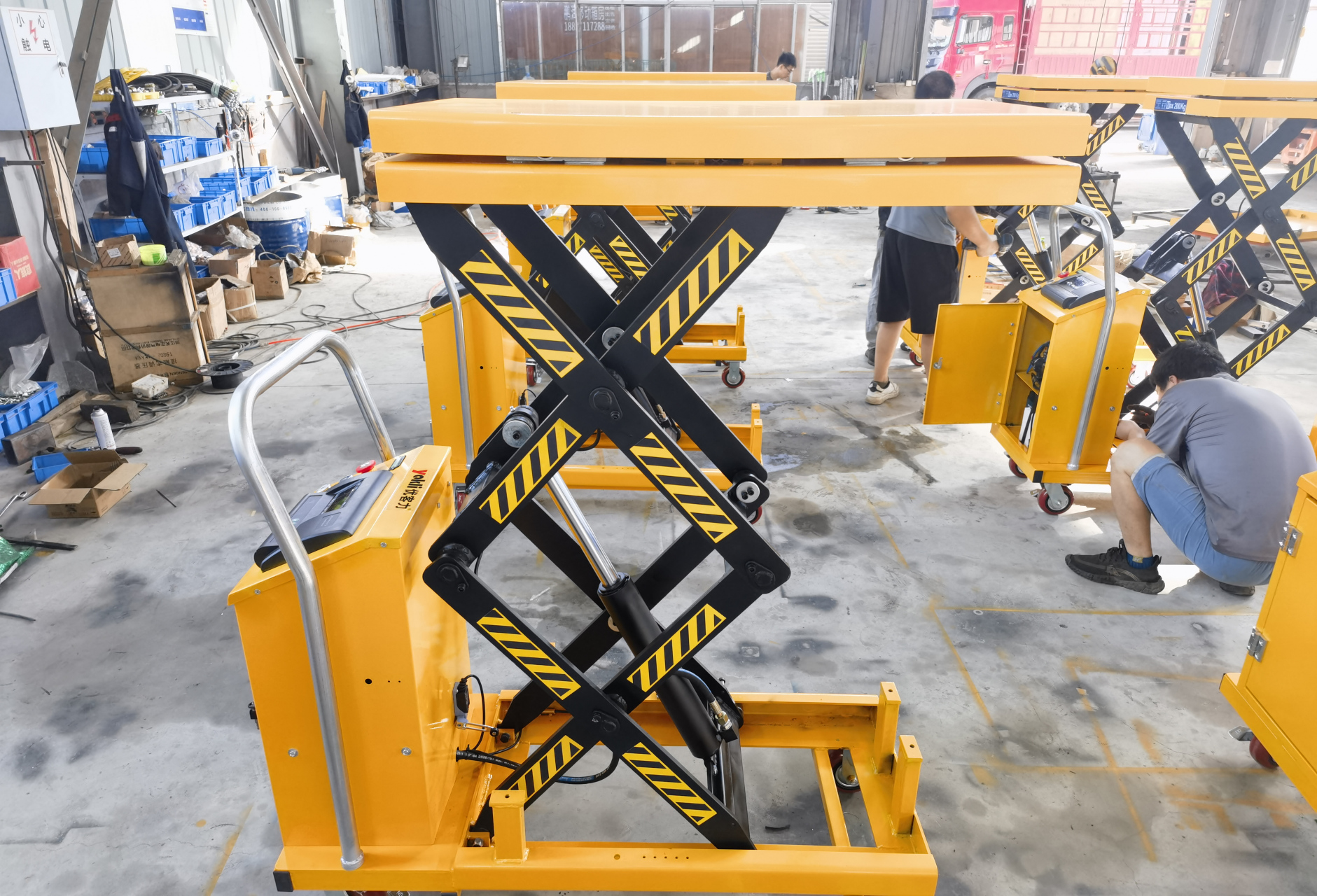 优客力带称重功能的可移动双剪电动液压#升降台# 车验货完成,准备出货