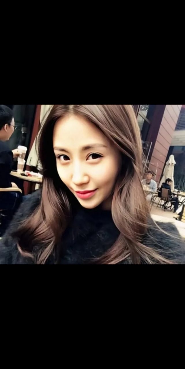 43岁的吴启华娶了比自己小21岁石洋子,结婚7年近5亿家产被石洋子挥霍