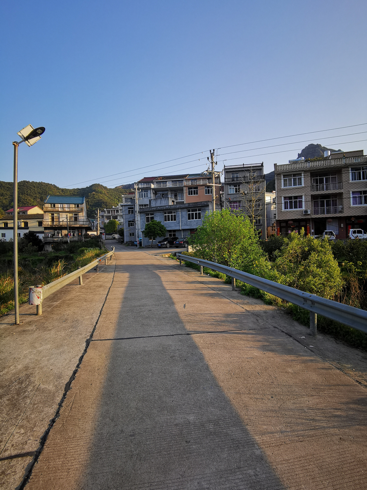 车头村,是浙江省临海市桃渚镇的行政村,附近有桃渚古城等景点