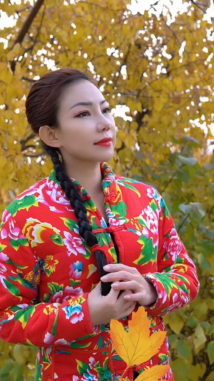 陕北民歌《陕北女娃娃》,演唱:叶子