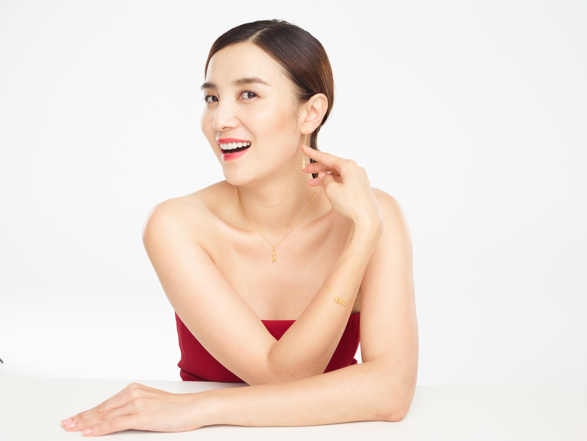 宋佳 红裙棚拍未修超清图 生图红衣美图