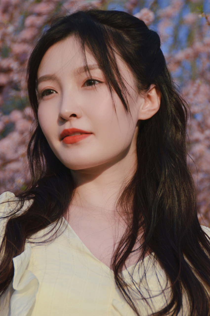 唯美人像摄影～极品美女许诗晨,春游花间写真