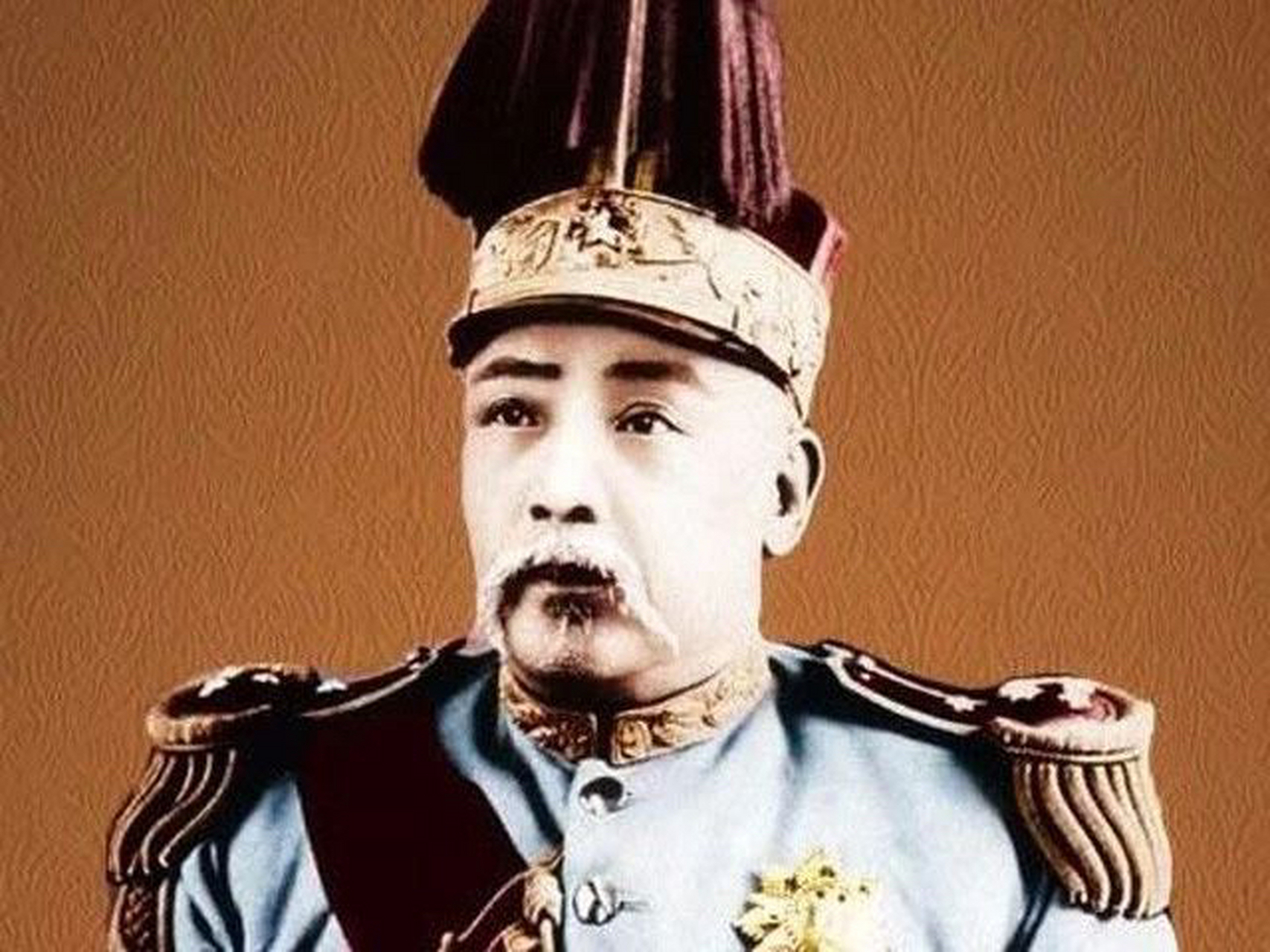 1905年,袁克文来到南京办公,遇到了大家闺秀叶蓁,两人一见钟情,互定