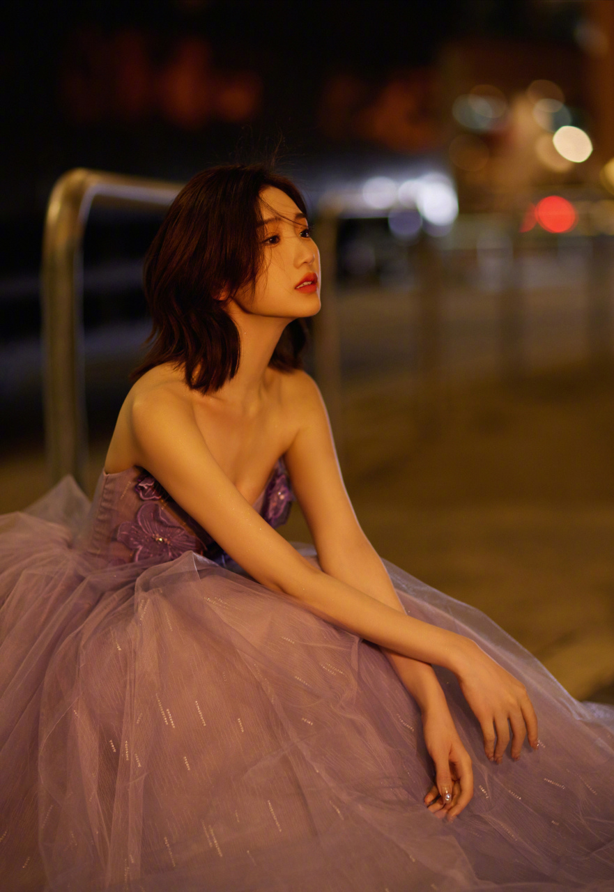 人间绝色,点赞值得.  明眸善睐,明媚娇俏的毛晓彤,谁能不爱?