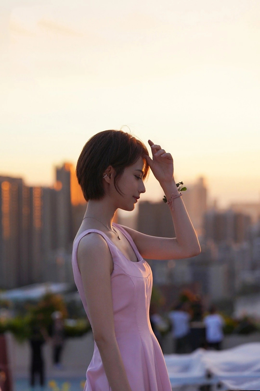 我们姜珮瑶身材是很不错的