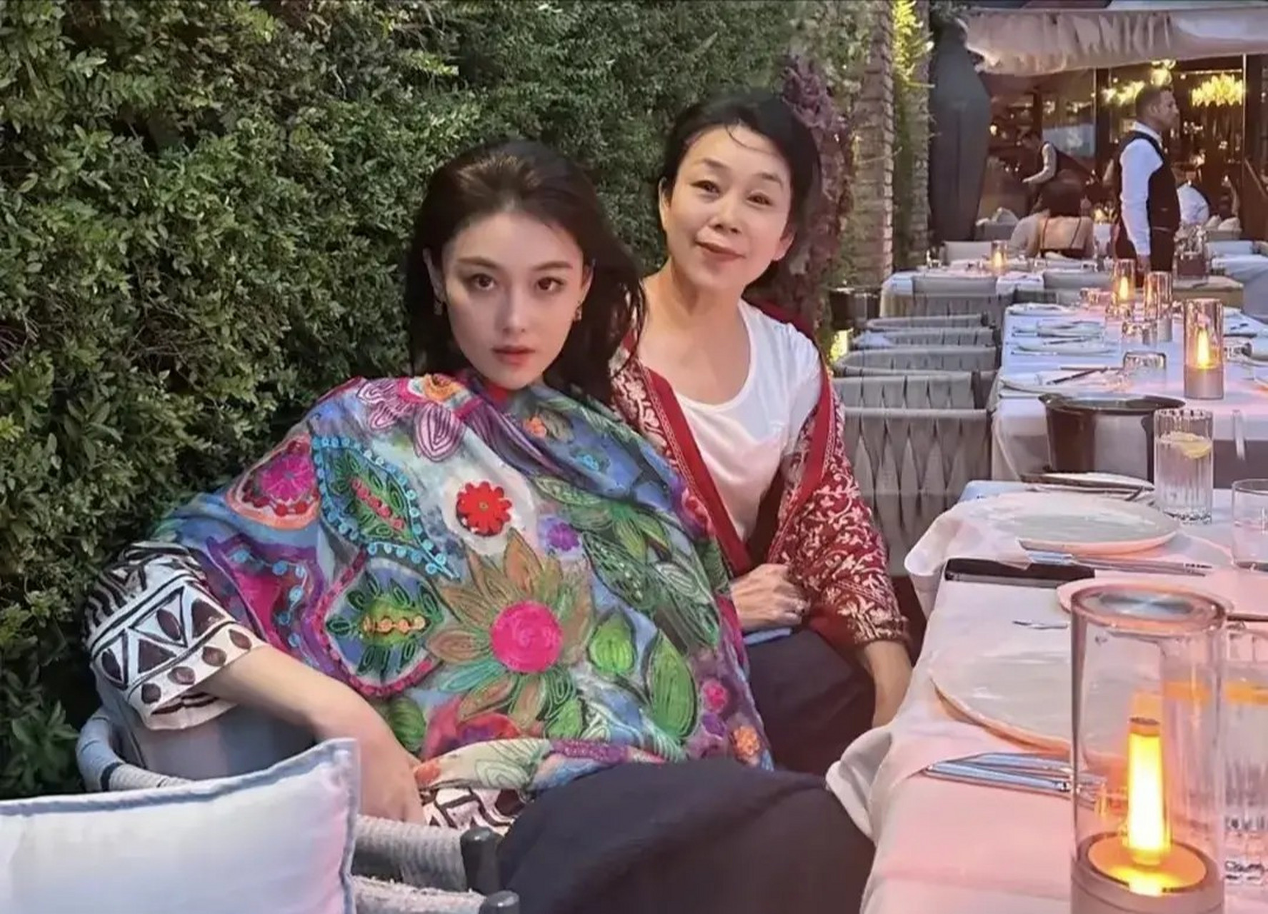 知名女星36岁的张馨予,因和妈妈的合照引发了热议!