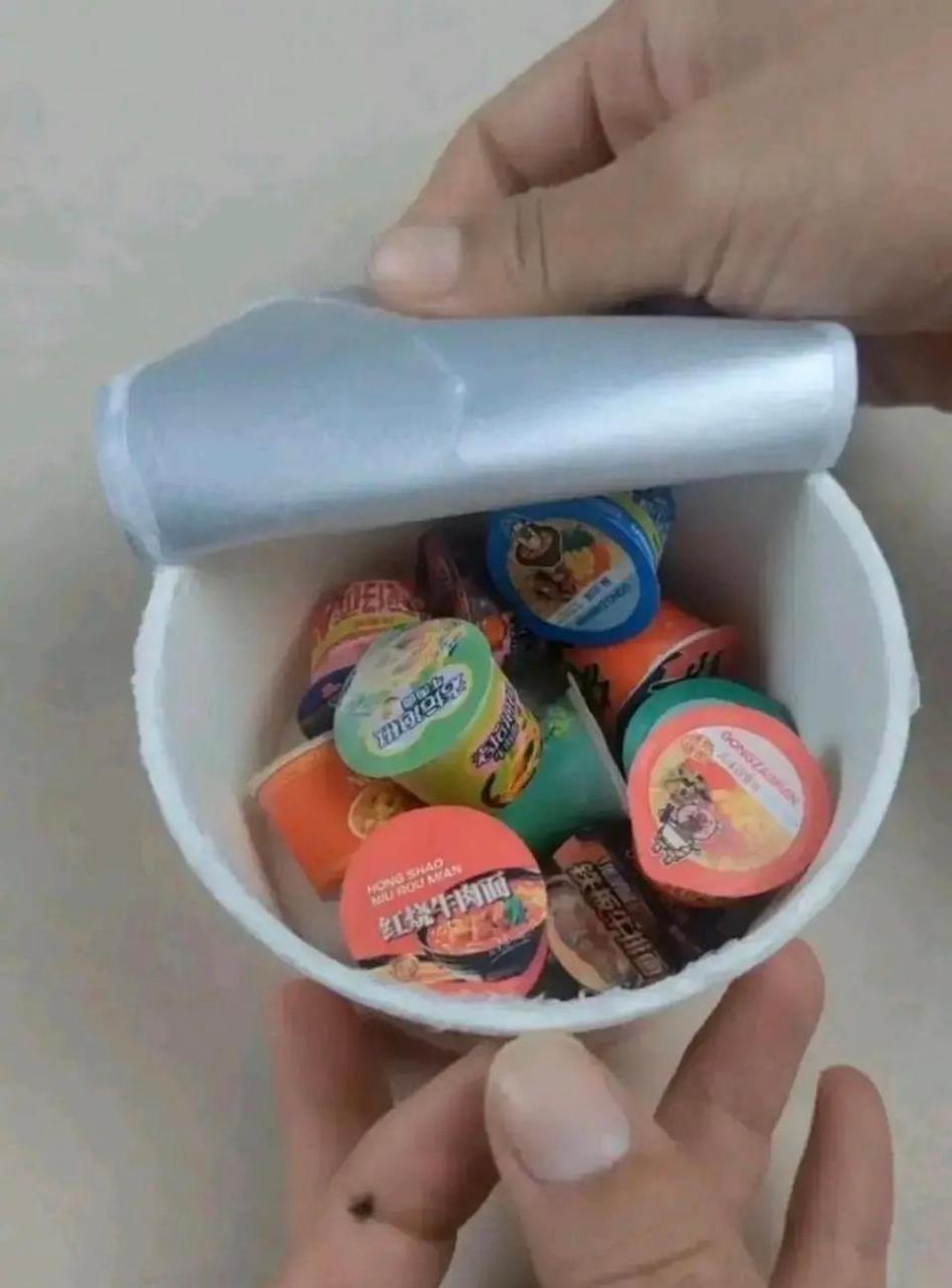 67没看到同款呐,这一桶你要吃几天?#趣图搞笑