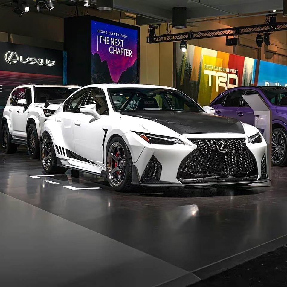 全新雷克萨斯is600曝光,战斗气息爆棚,19寸轮毂 3.5t 碳纤维车身