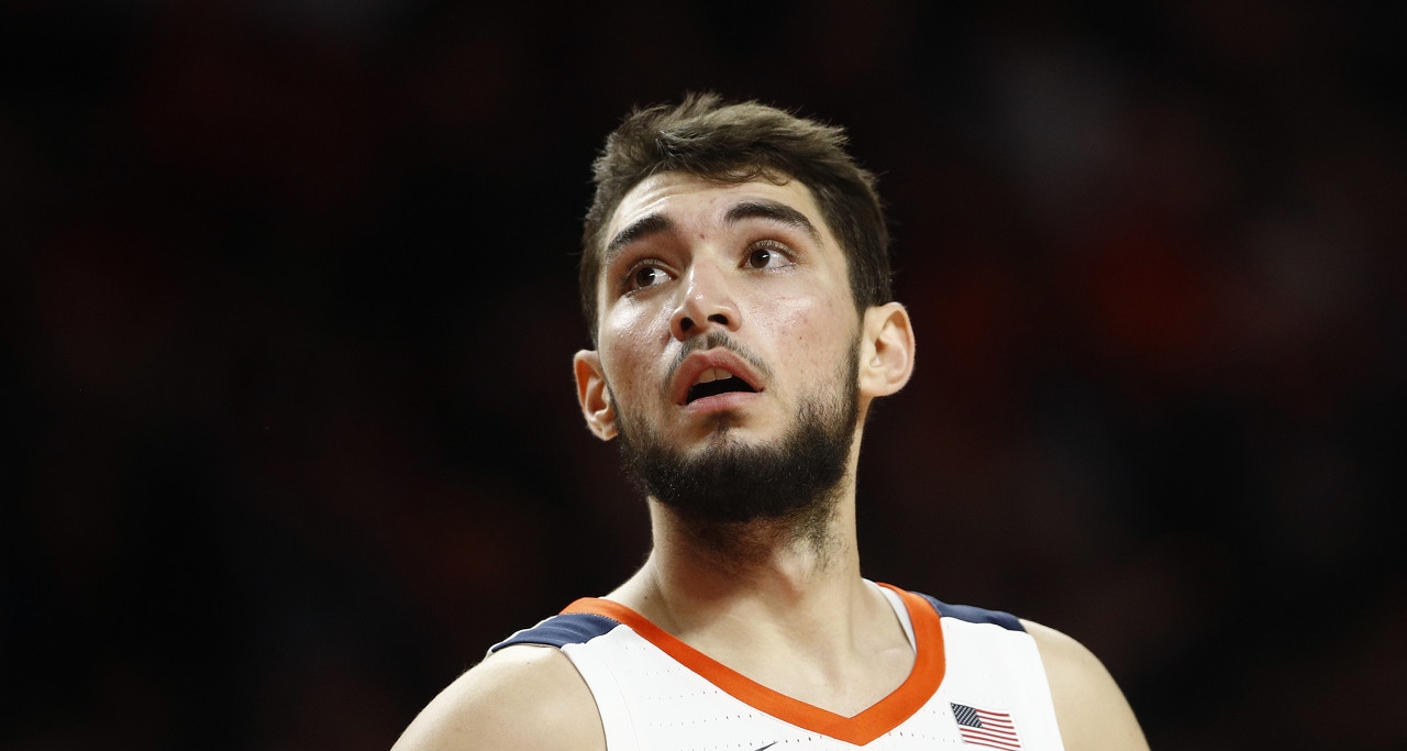 恭喜,库里!勇士达成一笔引援,费尔蒂塔四换六交易送助攻