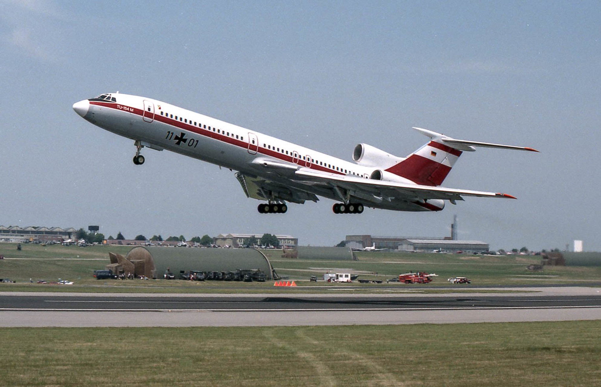 罕见的照片·战后德国空军的苏制图154m客机