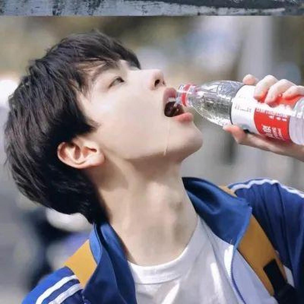 冷艳霸气,风度翩翩 185高中生小鲜肉帅哥