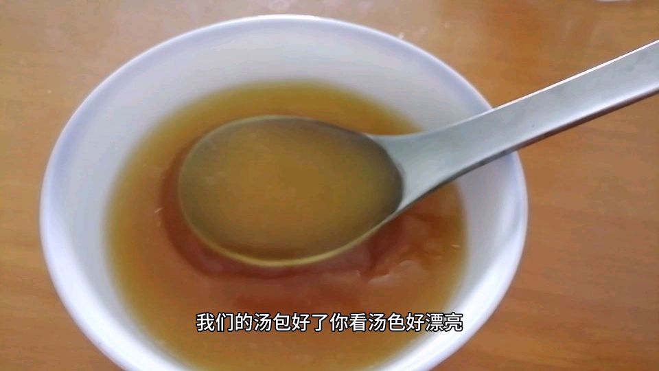 虫草花木耳煲鸡骨架汤