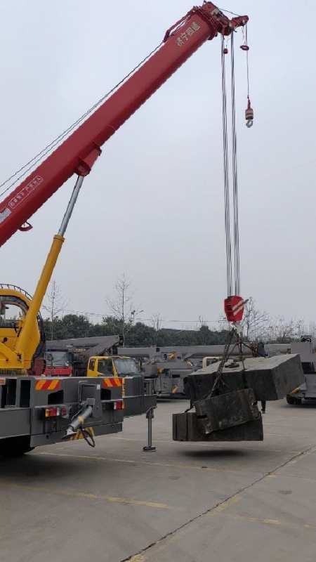 16吨汽车吊侧面侧后吊16吨,中心无线回转-度小视