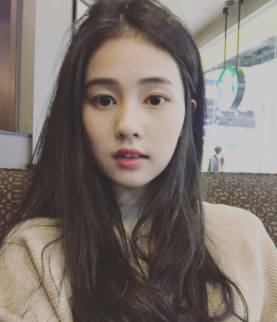 小虎牙时期的白鹿,好可爱呀