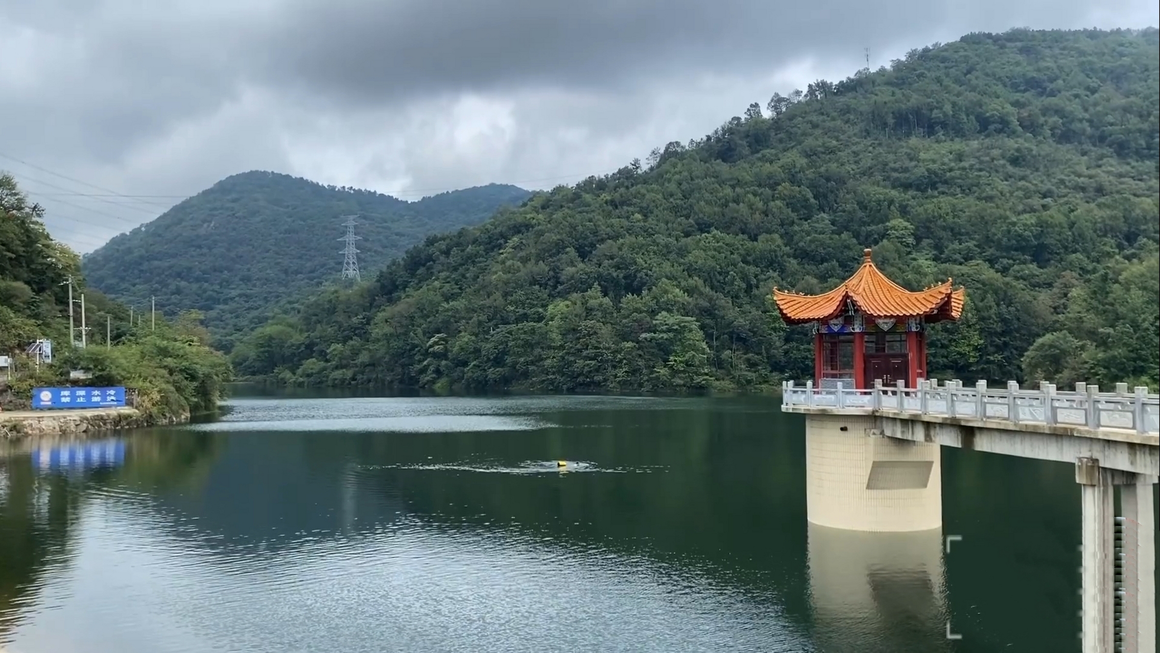 熊家境村位于湖北省黄石市铁山区,村虽居群山之中,但交通并不闭塞.
