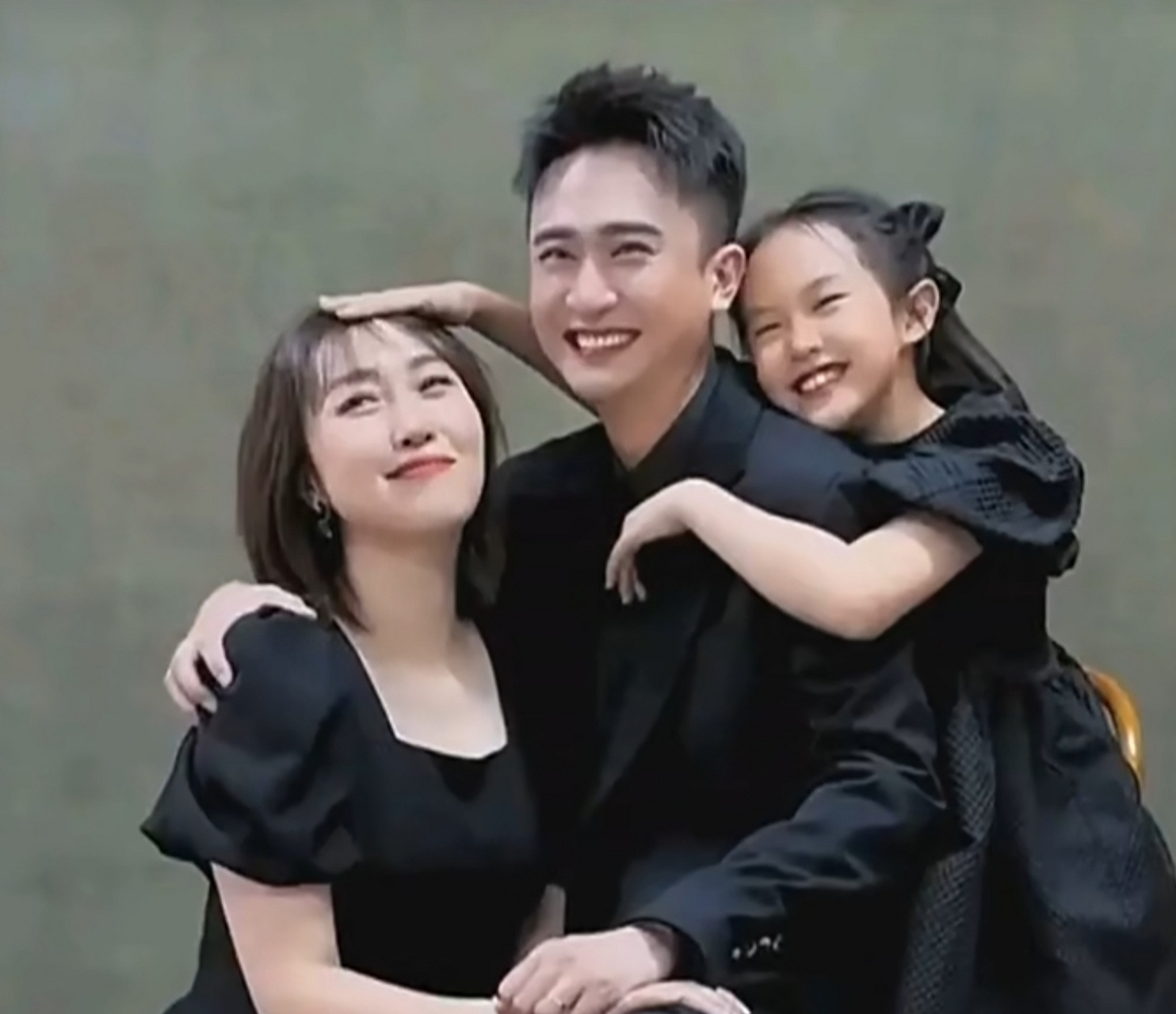 杨帆身高修长挺拔,1.