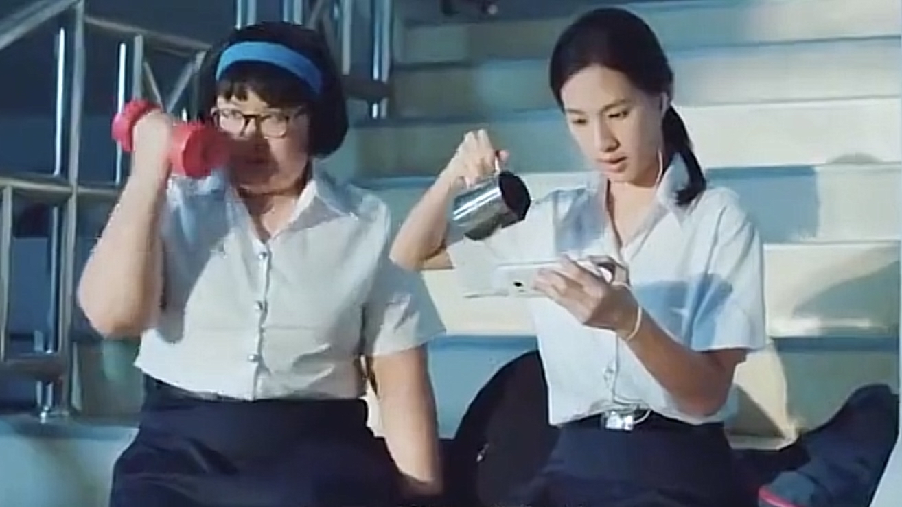 大家好,今天给大家分享的是一部泰国励志短片《越爱的越要努力》