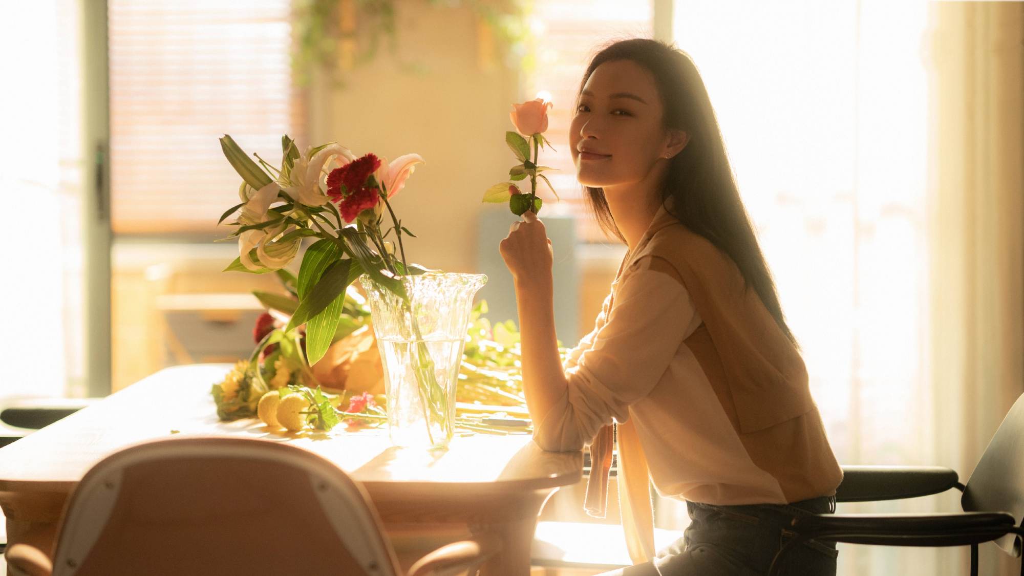 演员倪妮,杂志照,剧照和生活照,你最喜欢她什么风格的照片?