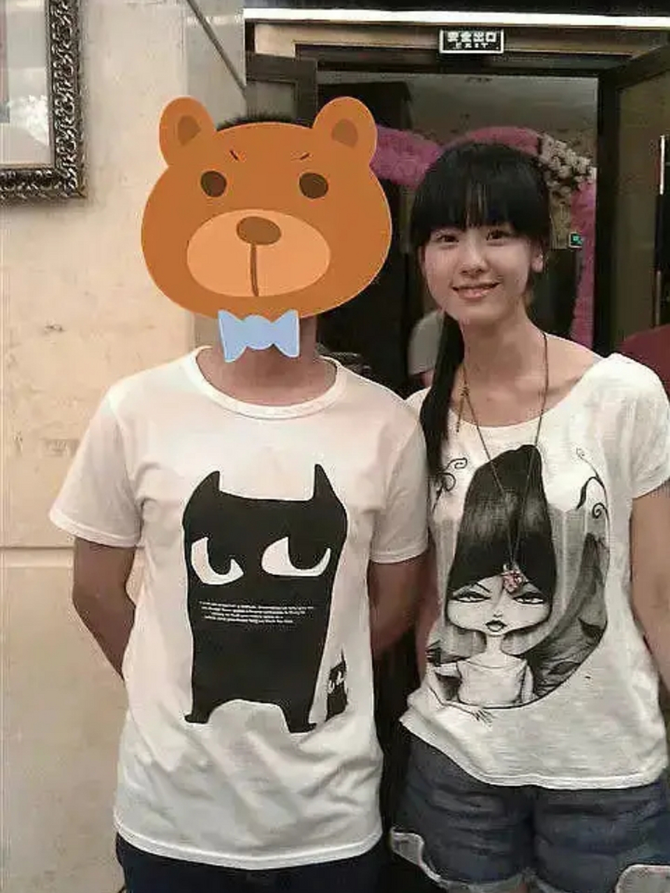 章泽天撞脸陈都灵 学生时期的章泽天和陈都灵,同款清纯长相让人傻傻分