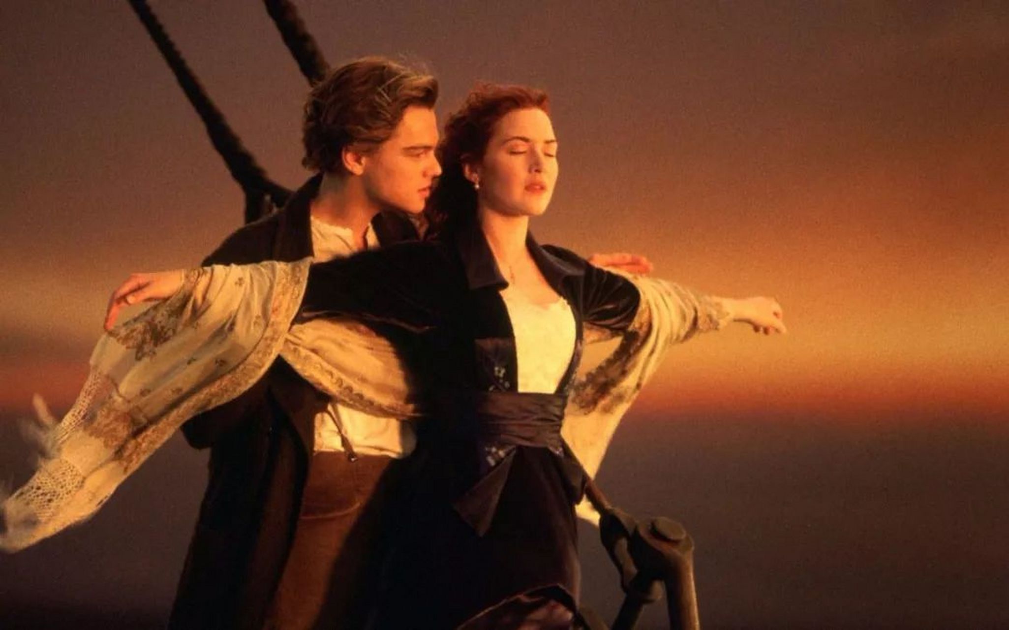 电影《泰坦尼克号》杰克和露丝的爱情故事感动和羡慕了多少人,据报道