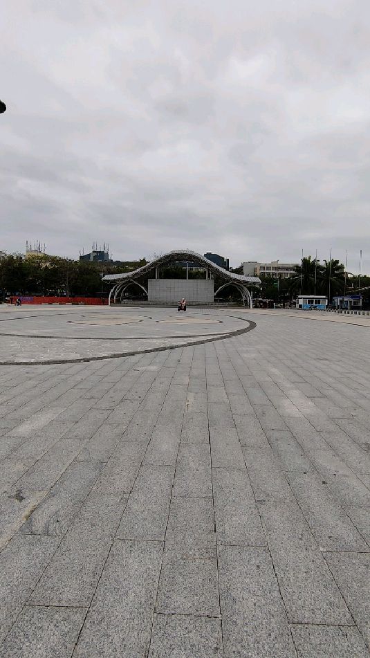 深圳宝安西乡新城广场的早晨2