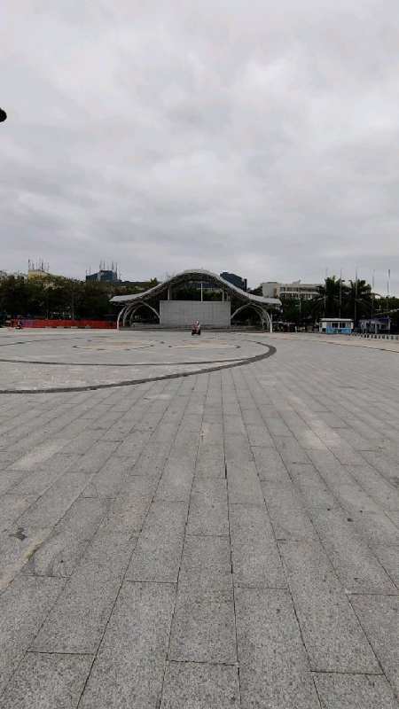 深圳宝安西乡新城广场的早晨2