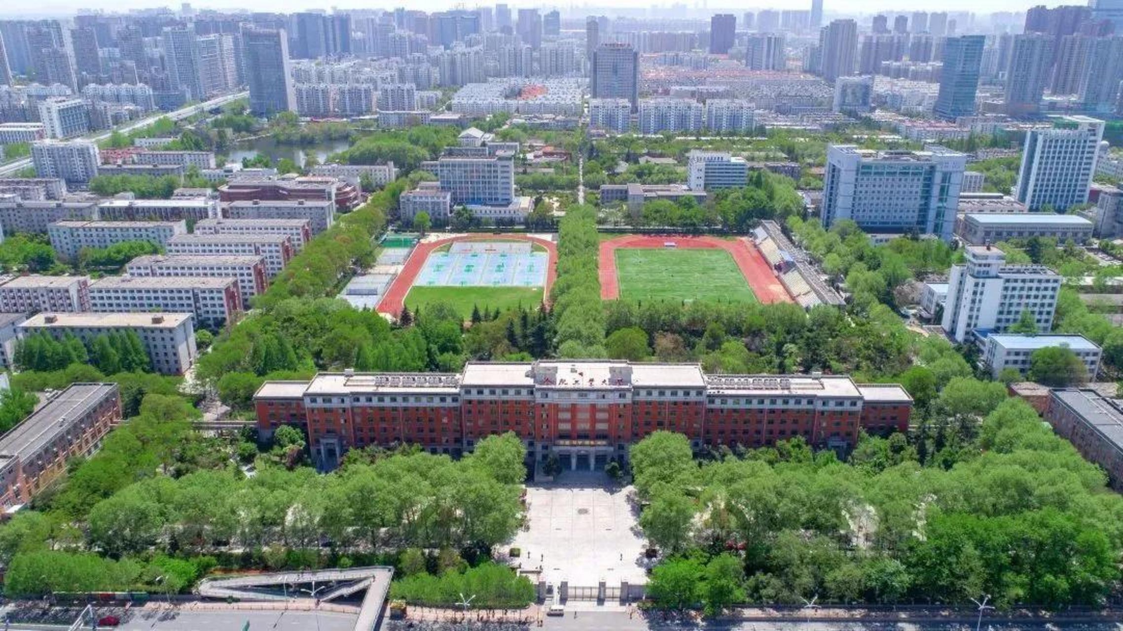 20年后,我依然记得,在我大学快要毕业的时候,胡学钢院长曾经语重心长