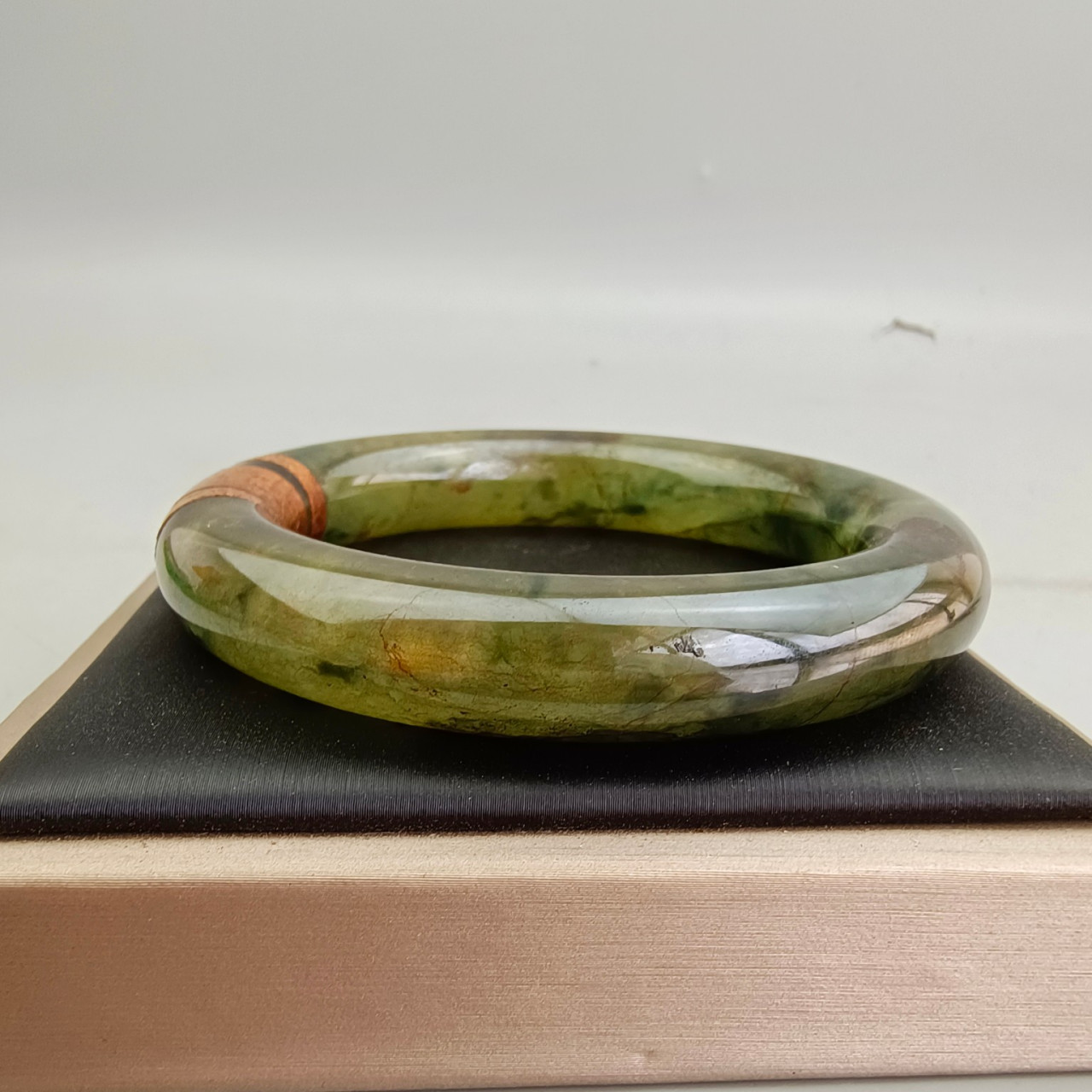 古玉老玉古董收藏的古代缅甸冰种飘花老翡翠包铜手镯 手工雕刻 包浆