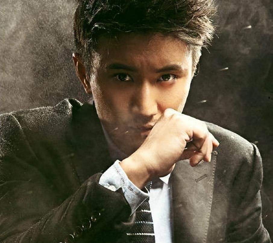 叶静的直播间里,网友们齐刷刷给宁伟加油,让叶静参演《战狼三》