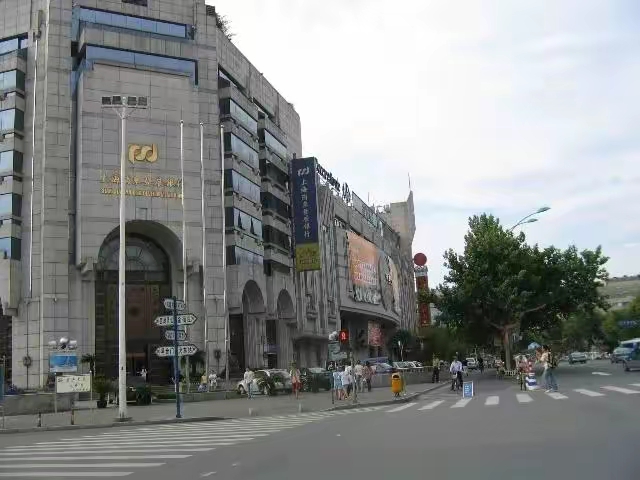 杭州往事—那个名叫"涌金"却被称"最惨"商业中心的广场